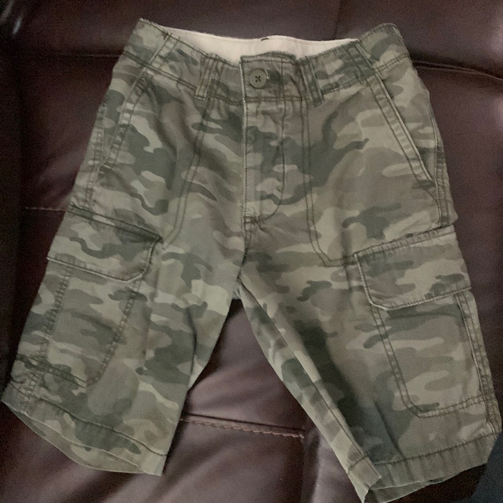 Boy cargo shorts size 14